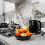 Boutique Flat Near O2 & Excel