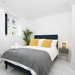 Boutique Flat Near O2 & Excel